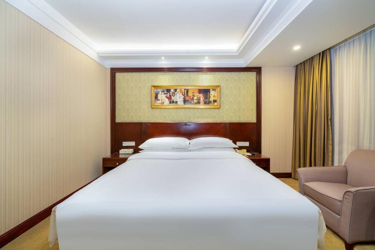 Vienna Hotel Dongguan Houjie Exhibition Center Esterno foto
