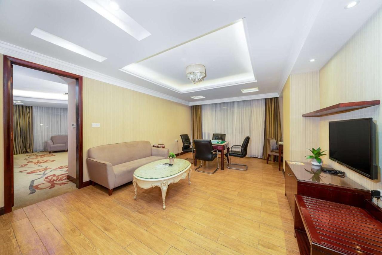 Vienna Hotel Dongguan Houjie Exhibition Center Esterno foto