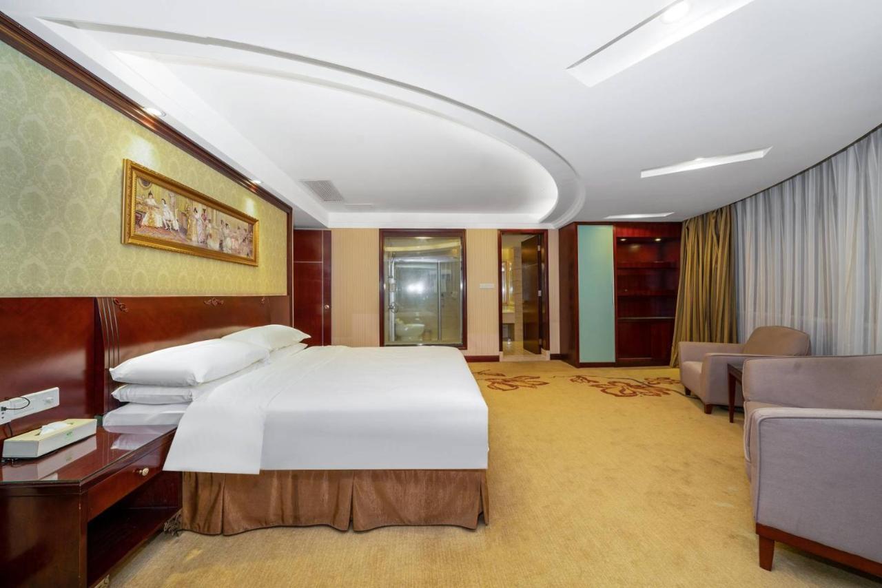 Vienna Hotel Dongguan Houjie Exhibition Center Esterno foto